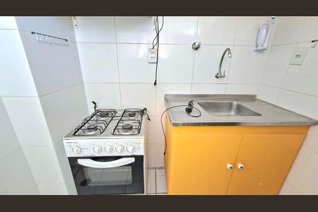 Cozinha de apartamento para alugar com 1 quarto, 60m² em Amaralina, Salvador