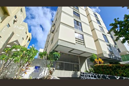 Placa instalada de apartamento para alugar com 1 quarto, 60m² em Amaralina, Salvador