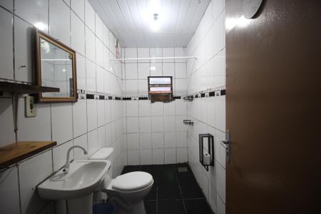 Banheiro de casa para alugar com 3 quartos, 220m² em Rubem Berta, Porto Alegre