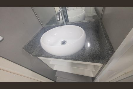 Apartamento para alugar com 60m², 2 quartos e sem vaga Apartamento para alugar com 60m², 2 quartos e sem vagaBanheiro