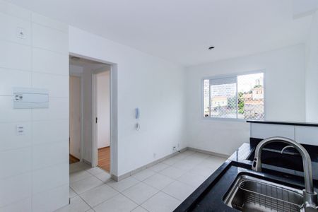 Sala / Cozinha Americana de apartamento para alugar com 2 quartos, 32m² em Piqueri, São Paulo