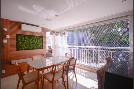 Apartamento para alugar com 116m², 2 quartos e 2 vagas Apartamento para alugar com 116m², 2 quartos e 2 vagasVaranda da Sala/Cozinha