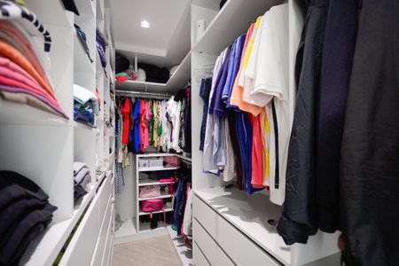 Apartamento para alugar com 116m², 2 quartos e 2 vagas Apartamento para alugar com 116m², 2 quartos e 2 vagasCloset da Suíte 1