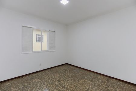 Casa para alugar com 217m², 4 quartos e 3 vagas Casa para alugar com 217m², 4 quartos e 3 vagasQuarto 2