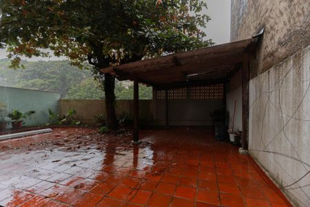 Casa para alugar com 217m², 4 quartos e 3 vagas Casa para alugar com 217m², 4 quartos e 3 vagasVista do quarto de serviço