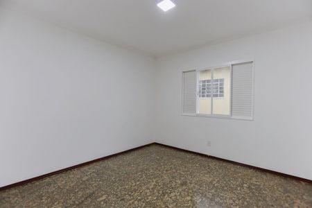 Casa para alugar com 217m², 4 quartos e 3 vagas Casa para alugar com 217m², 4 quartos e 3 vagasQuarto 2