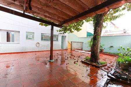 Casa para alugar com 217m², 4 quartos e 3 vagas Casa para alugar com 217m², 4 quartos e 3 vagasQuintal e jardim