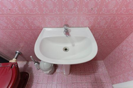 Casa para alugar com 217m², 4 quartos e 3 vagas Casa para alugar com 217m², 4 quartos e 3 vagasBanheiro do salão de festas