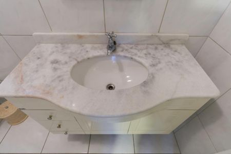 Casa para alugar com 217m², 4 quartos e 3 vagas Casa para alugar com 217m², 4 quartos e 3 vagasBanheiro da suíte