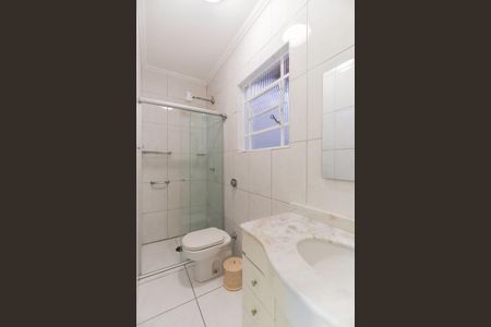 Casa para alugar com 217m², 4 quartos e 3 vagas Casa para alugar com 217m², 4 quartos e 3 vagasBanheiro da suíte