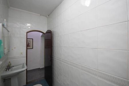 Casa à venda com 400m², 4 quartos e 6 vagasBanheiro Social