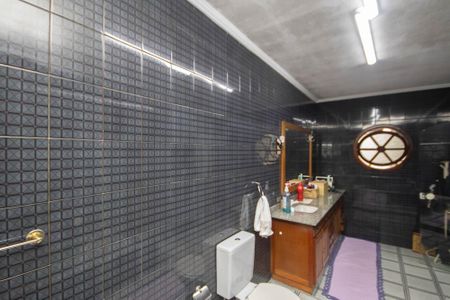 Casa à venda com 400m², 4 quartos e 6 vagasBanheiro da Suíte 4