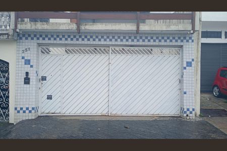 Casa à venda com 400m², 4 quartos e 6 vagasFachada