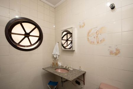 Casa à venda com 400m², 4 quartos e 6 vagasBanheiro da Suíte 3