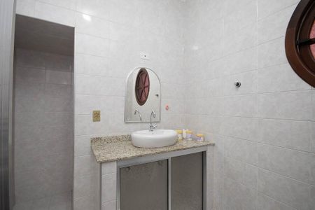 Casa à venda com 400m², 4 quartos e 6 vagasBanheiro da Suíte 1