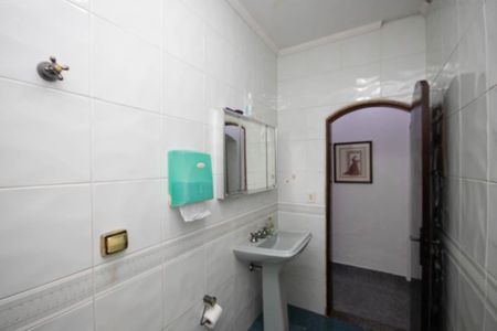 Casa à venda com 400m², 4 quartos e 6 vagasBanheiro Social