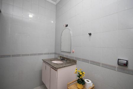 Casa à venda com 400m², 4 quartos e 6 vagasBanheiro da Suíte 2