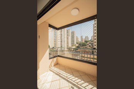 Apartamento à venda com 80m², 3 quartos e 2 vagas Apartamento à venda com 80m², 3 quartos e 2 vagasVaranda