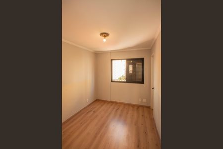 Apartamento à venda com 80m², 3 quartos e 2 vagas Apartamento à venda com 80m², 3 quartos e 2 vagasSuíte