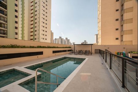 Apartamento à venda com 80m², 3 quartos e 2 vagas Apartamento à venda com 80m², 3 quartos e 2 vagasÁrea comum - Piscina