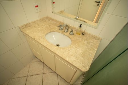 Apartamento à venda com 80m², 3 quartos e 2 vagas Apartamento à venda com 80m², 3 quartos e 2 vagasBanheiro
