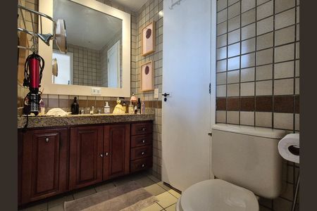 Apartamento para alugar com 132m², 3 quartos e 2 vagas Apartamento para alugar com 132m², 3 quartos e 2 vagasBanheiro da Suíte 2
