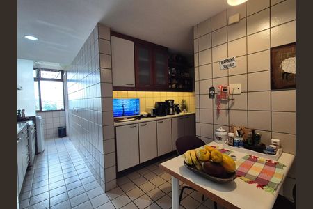 Apartamento para alugar com 132m², 3 quartos e 2 vagas Apartamento para alugar com 132m², 3 quartos e 2 vagasCozinha