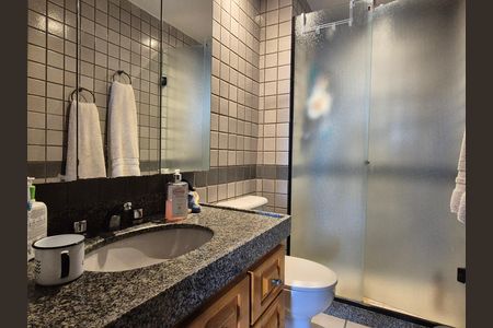 Apartamento para alugar com 132m², 3 quartos e 2 vagas Apartamento para alugar com 132m², 3 quartos e 2 vagasBanheiro da Suíte