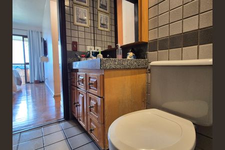 Apartamento para alugar com 132m², 3 quartos e 2 vagas Apartamento para alugar com 132m², 3 quartos e 2 vagasBanheiro da Suíte