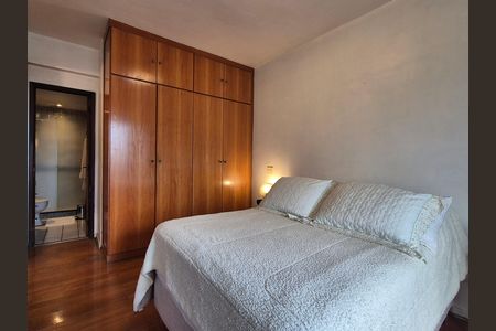 Apartamento para alugar com 132m², 3 quartos e 2 vagas Apartamento para alugar com 132m², 3 quartos e 2 vagasSuíte
