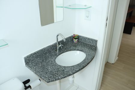Banheiro Social de apartamento para alugar com 2 quartos, 47m² em Vila Monte Serrat, Cotia