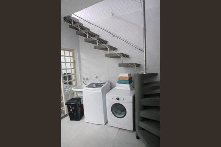 Casa à venda com 120m², 3 quartos e 3 vagas Casa à venda com 120m², 3 quartos e 3 vagasÁrea de serviço