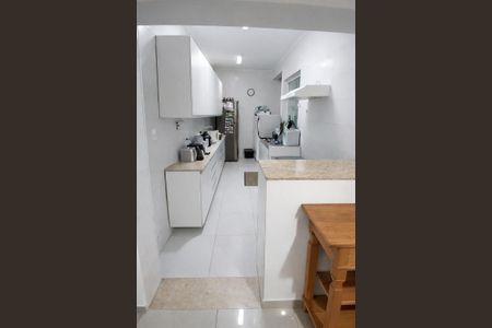 Casa à venda com 120m², 3 quartos e 3 vagas Casa à venda com 120m², 3 quartos e 3 vagasCozinha