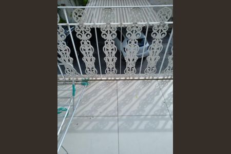 Casa à venda com 120m², 3 quartos e 3 vagas Casa à venda com 120m², 3 quartos e 3 vagasÁrea externa