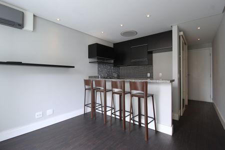 Sala/Cozinha de apartamento à venda com 1 quarto, 50m² em Indianópolis, São Paulo