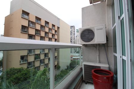 Varanda de apartamento para alugar com 1 quarto, 50m² em Indianópolis, São Paulo