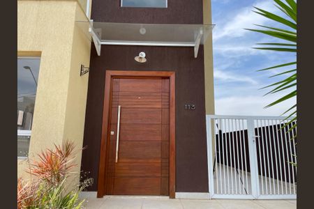 Casa de condomínio para alugar com 230m², 3 quartos e 4 vagasFachada