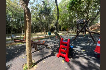 Casa de condomínio para alugar com 230m², 3 quartos e 4 vagasÁrea comum - Playground