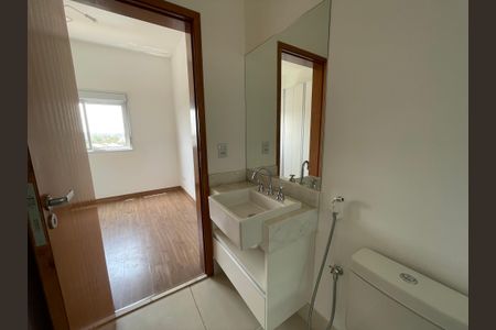 Casa de condomínio para alugar com 230m², 3 quartos e 4 vagasBanheiro da Suíte 1