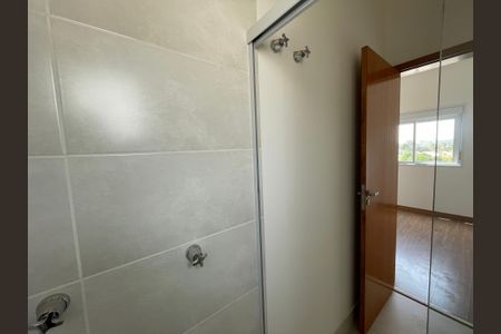 Casa de condomínio para alugar com 230m², 3 quartos e 4 vagasBanheiro da Suíte 1