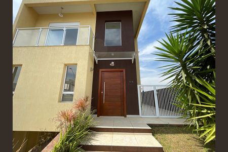 Casa de condomínio para alugar com 230m², 3 quartos e 4 vagasFachada