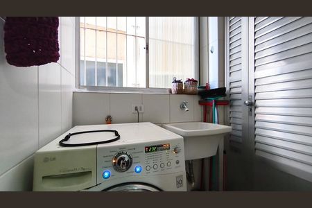 Apartamento à venda com 68m², 2 quartos e 1 vagaÁrea de Serviço