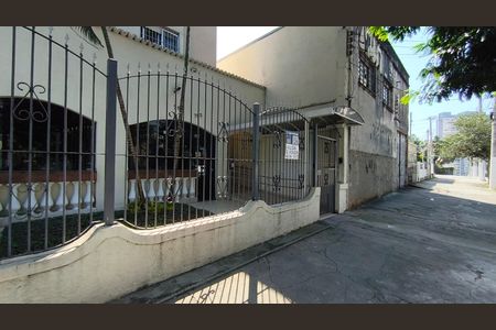 Apartamento à venda com 68m², 2 quartos e 1 vagaFachada + Plaquinha