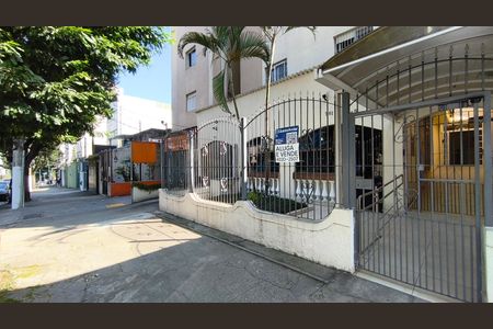 Apartamento à venda com 68m², 2 quartos e 1 vagaFachada + Plaquinha