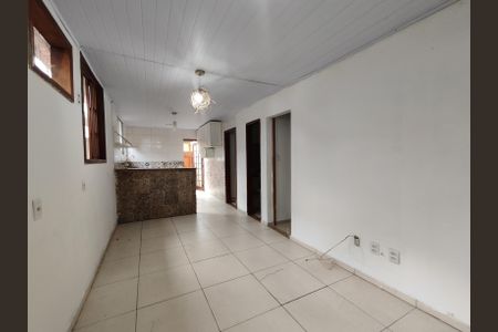 Sala de casa de condomínio para alugar com 3 quartos, 75m² em Recreio dos Bandeirantes, Rio de Janeiro