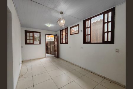 Sala de casa de condomínio para alugar com 3 quartos, 75m² em Recreio dos Bandeirantes, Rio de Janeiro