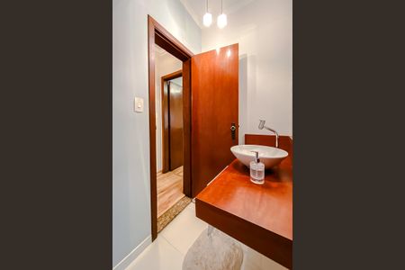 Casa à venda com 150m², 3 quartos e 2 vagasLavabo