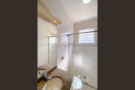 Casa à venda com 150m², 3 quartos e 2 vagasBanheiro