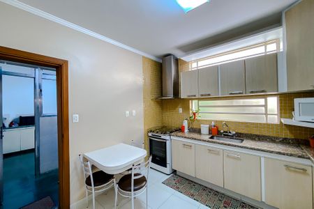 Casa à venda com 150m², 3 quartos e 2 vagasCozinha