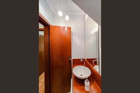 Casa à venda com 150m², 3 quartos e 2 vagasLavabo